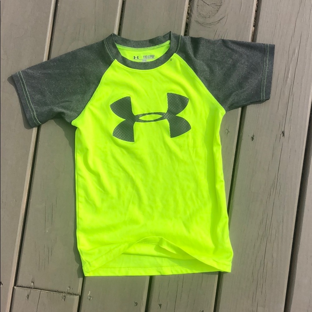 Boys Under Armour Youth XSmall tshirt